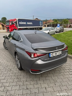 Lexus ES300h - imagine 3