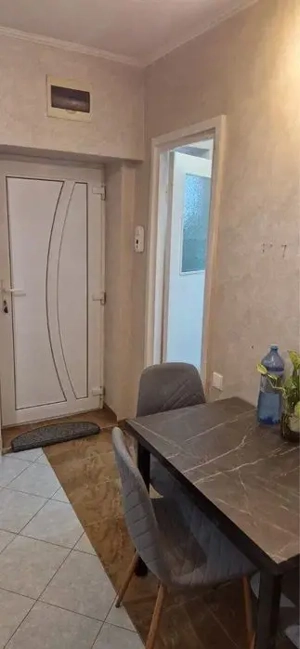 Tudor - Vanzare apartament 1 camera - Str. Infratirii - imagine 5