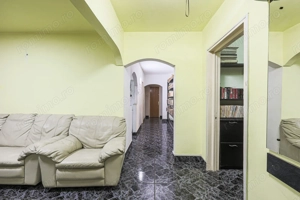 Apartament foarte spațios cu 5 camere la parter in Micalaca Comision 0 - imagine 9