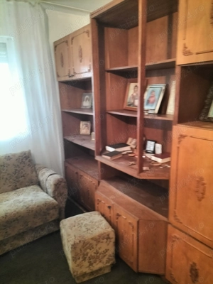 Dau in chirie apartament cu 2 camere 