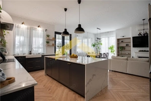 Casa la sol de lux in Mandruloc - imagine 17