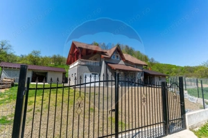 Casă / Vilă Sesuri, jud Hunedoara