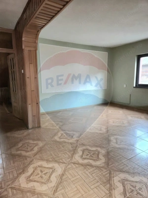 Casă / Vilă cu 7 camere de vânzare - imagine 12