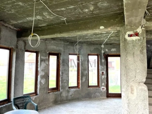 Casa la rosu - toate utilitatile - zona foarte buna - imagine 4