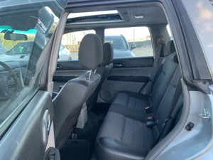 Subaru Forester 2.0 Benzina,125cp,cutie automata,panorama,4x4, an 2005 - imagine 9