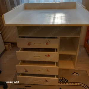 Comoda de infasat copii