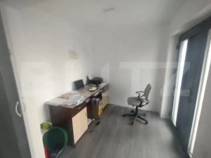 Casa pe 2 nivele cu 5 camere si 140 mp +teren 850 mp oras Beclean,zona Romfulda - imagine 8