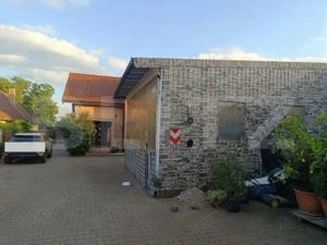 Casa individuala de vanzare Utvin 720mp teren hala de depozitare si 2 garaje - imagine 6