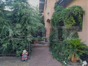 Casa individuala de vanzare Utvin 720mp teren hala de depozitare si 2 garaje - imagine 3