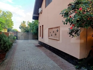 Casa individuala de vanzare Utvin 720mp teren hala de depozitare si 2 garaje - imagine 5