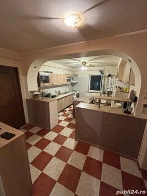 Vând apartament cu 3 camere