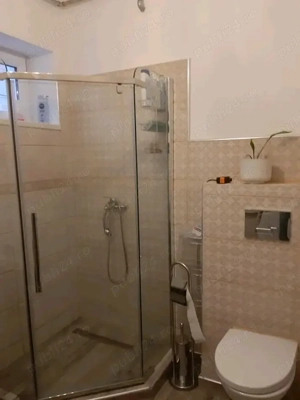 Închiriez apartament ultracentral 2 camere - imagine 6