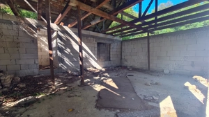 Casă " la  roșu " + 4391 mp teren de vânzare în comuna Valea Danului, sat Borobănești, județ Argeș. - imagine 5