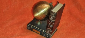 OPRITOR CARTI - model deosebit   obiecte vintage pt. decor panoplie  GLOB PAMANTESC 