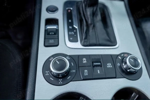 Volkswagen Touareg 3.0 TDI V6 245 CP Exclusive   2013   pachet complet de dotări premium - imagine 2