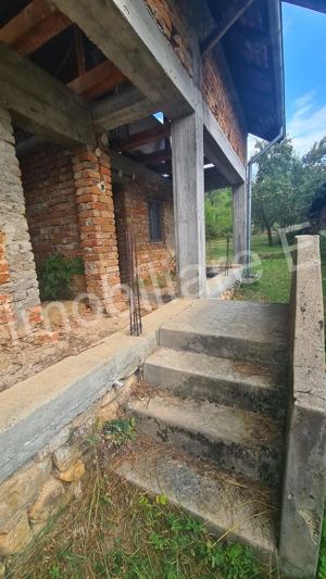 Casă bătrânească + 1462 mp teren de vânzare în Curtea de Argeș. - imagine 9