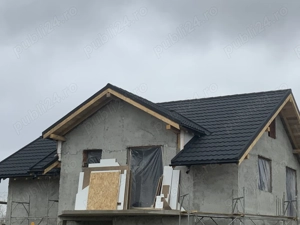 Vând casă la gri str Abator Pașcani 