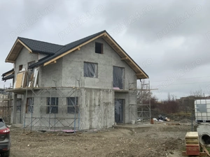 Vând casă la gri str Abator Pașcani  - imagine 2