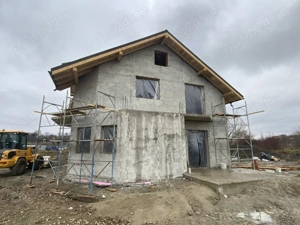 Vând casă la gri str Abator Pașcani  - imagine 3