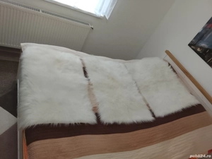 Negociabil.Vând trei covorașe (Jisk)imitație piele și blană 150 lei toate 
