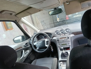 Vând Ford Galaxy an 2007 motor 2 l140 cai