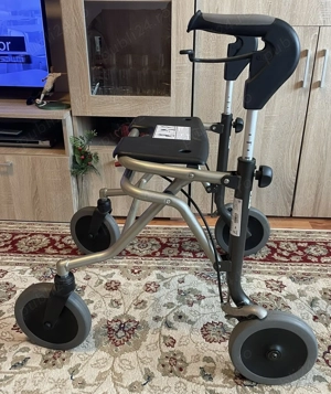 Vand Cadru de mers cu roti (rolator) Pliabil cu frane si sezut 