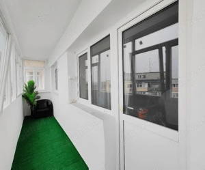Vând apartament cu 3 camere + boxă în Drumul Taberei  - imagine 5