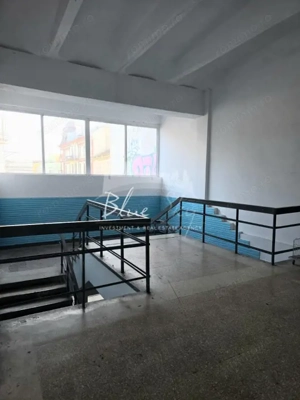 Spațiu Generos cu Terasă Circulabilă în Centru - imagine 19