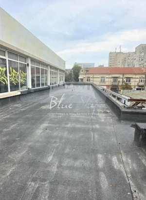 Spațiu Generos cu Terasă Circulabilă în Centru - imagine 12