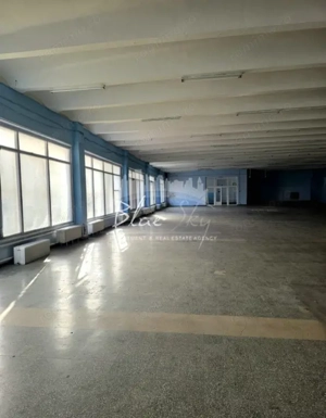 Spațiu Generos cu Terasă Circulabilă în Centru - imagine 3