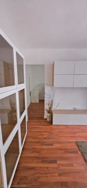 Apartament 2 camere semidecomandat,etaj 1/4 zona Decebal - imagine 3