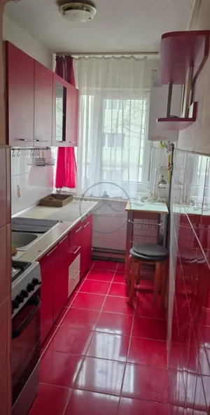 Apartament 2 camere semidecomandat,etaj 1/4 zona Decebal - imagine 4