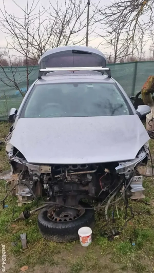 Dezmembrez Opel Astra h 