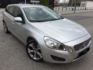 Volvo V60 D3 163CP, Geartronic Momentum, motor in 5 cilindri, 