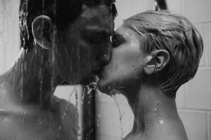 ÎNTÎNLIRI și SEXTING pentru D-ne,D-re ,fără inhibiții .