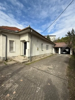 Casă cu teren generos într-o zonă premium – Ideală pentru Locuință sau Investiți