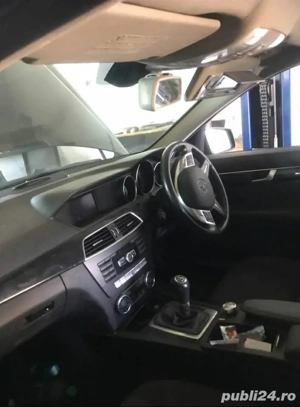 dezmembrez mercedes c220 - imagine 4