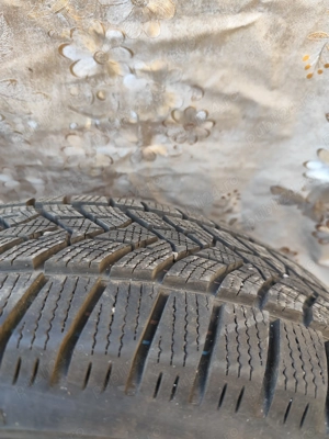 Anvelope iarna*** 215/65 R17 Dunlop, an fabricație 2024 luna 23 - imagine 2