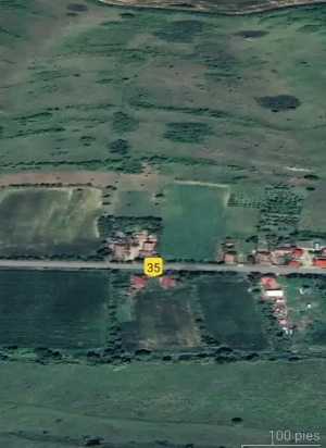 Teren de vinzare in Sintioana. 