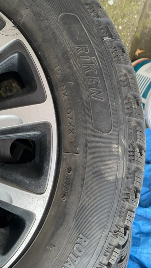 Vând 4 jante de tablă cu cauciucuri de iarnă și capace, pt Logan - imagine 2