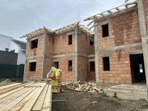 Duplex despartit prin camera tehnica cu 4 camere + Carport - Calea Urseni