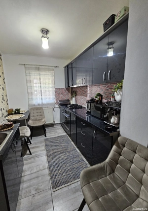 Vand apartament 3 camere Decebal