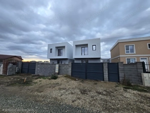 Duplex despartit prin camera tehnica M. Noua