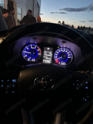 Vand TOYOTA Hilux 2018 - imagine 9