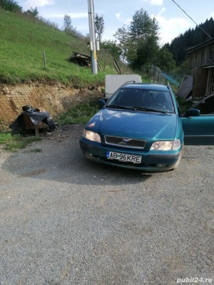 Volvo v40  - imagine 2