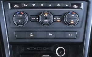 Volkswagen Touran 2.0 TDI SCR DSG Trendline - imagine 19