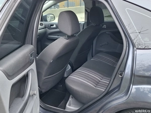 Ford Focus   Mk2   GHIA   Hatchback   - imagine 6