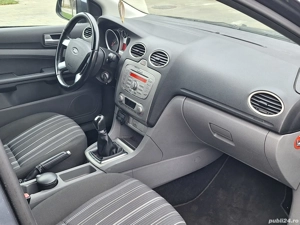 Ford Focus   Mk2   GHIA   Hatchback   - imagine 5