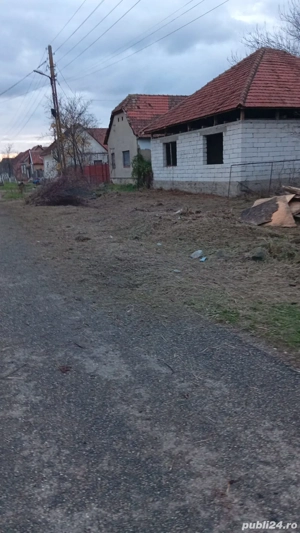 Casa la roșu in comuna Bârsa 