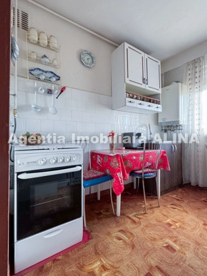 Ap. 2 camere in Deva, zona Balcescu, suprafata utila 56 mp, decomandat, etaj 4. - imagine 2